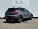 ◆バック/万が一を考え、安全性を重視する方に選ばれているVOLVO車。ドアを開閉するとその重み・厚みに驚くはず