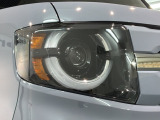 LEDヘッドライトは、点灯の瞬間から最大光量を発揮し、突然暗くなるトンネルなどでの安定感を高めます。