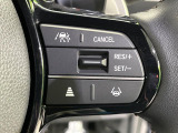 【アダプティブクルーズコントロール】高速道路での長距離走行が楽に!!自動で速度を保つクルーズコントロールが、衝突軽減システムと連携し、前方の車両を感知して車間を保つように速度調節してくれます!!