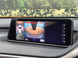 【パノラミックビューモニター】専用のカメラにより、上から見下ろしたような視点で360度クルマの周囲を確認することができます☆死角部分も確認しやすく、狭い場所での切り返しや駐車もスムーズに行えます。