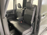 厚みがあって、座り心地のいいシート。運転席も助手席もリラックスしてゆったりと座れます♪