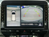 アラウンドビューモニターも装備しております。車庫入れの苦手なお客様も安心!重宝してくれます!