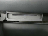 CD&DVDプレーヤーがダッシュボード内に有り音楽や映像を楽しんで頂けます!