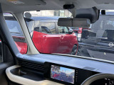 ディーラーオプション『前+車室内ドライブレコーダー』装備。表示はナビのモニター画面で行います。