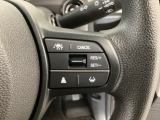 【アダプティブ・クルーズ・コントロール】予め設定した車速内でクルマが自動的に加減速。 前走車との適切な車間距離を維持しながら追従走行し、高速道路でのドライバーの疲労を軽減してくれる嬉しい機能付♪