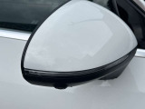 初年度登録から3年間は新車保証(メルセデスケア)を継承して、ご利用になれます。メルセデスケアは一部消耗品や、定期点検までも保証対象となりますので、保証が広範囲です。