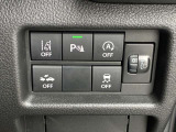 運転席右下にはボタンが集約されています。
