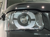 LEDヘッドライトは、点灯の瞬間から最大光量を発揮し、突然暗くなるトンネルなどでの安定感を高めます。