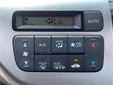 【エアコン】『エアコン装備』の画像になります。暑い夏でも寒い冬でも、車内に快適な空気を届けるので、いつでも快適な車内空間を創り上げます!