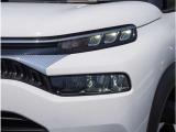 【ヘッドライト】省電力で長寿命の明るく運転しやすいLEDヘッドランプです。明るく照らすので暗い夜道からお客様を守ってくれます。