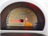 カラーヘッドアップディスプレイ付き。少ない視線移動で情報を確認できるので、運転の疲労軽減に繋がりますよ♪