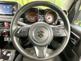 【純正革巻きステアリング】上質な革を使用することで、手にしっかり馴染みとても運転しやすいハンドルです♪