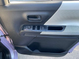 パワーウィンドウ装備です。運転席はオートになっているので、ワンタッチ開閉することが出来ます。
