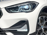 ●LEDヘッドライト:夜間走行時も良好な視界を確保し安心して運転できる高輝度LEDヘッドライトを装備!点灯速度が早く、消費電力も抑えられています。