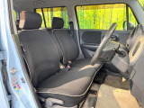 運転席シート廻りは使用感も少なく、良好な状態となっています。前オーナー様が丁寧に使っていたことがよくわかりますね。