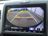 ◆◆バックカメラの画像です。ガイドラインがスムースな車庫入れをサポートいたします!車庫入れの安心感がアップしますね☆