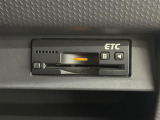 【ビルトインETC】車載器がビルトインで装備されています。有料道路の乗り降り時に停車することなくスマートに乗り入れが可能になったり、割引を受けることができる嬉しい装備です。