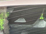 【トヨタセーフティセンス】走行中に前方の車両等を認識し、衝突しそうな時は警報とブレーキで衝突回避と被害軽減をアシスト。より安全にドライブをお楽しみいただけます。