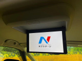 【フリップダウンモニター】大画面モニターで後席でもエンタメをお楽しみいただけます。小さなお子様にも大人気の装備です♪