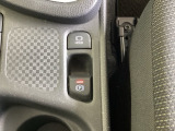 パーキングブレーキは、電子制御パーキングブレーキです。