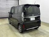 Honda SENSING装着車です。衝突を予測してブレーキをかけたり、前のクルマにちょうどいい距離で走行できる多彩な安心・快適機能を搭載した支援システムがドライバーをサポート。