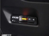 ◆ETC2.0◆進化したドライブ体験。料金収受システムだけだったETCが生まれ変わって、高速道路を賢く使うETC2.0に進化しました。多彩な情報サービスが便利で快適なドライブ体験を提供します。