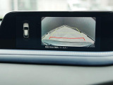 バックカメラを標準装備。駐車場などでの取り回しもスムーズに行っていただけます。