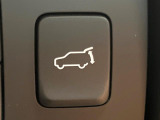 【パワーバックドア】スマートキーや運転席のボタンを押すだけでリアゲートが自動で開閉します!荷物を持っている時や、高い位置にあるバックドアを閉める際に便利な機能です♪