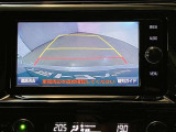 バックギアに入れると、このように後方が映し出されます!駐車の際とても安心!便利!最終確認はご自身の目と耳で必ず行ってください!