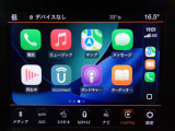Apple CarPlay、Android Auto 対応。スマホを接続するとタッチスクリーン上でマップ、通話、メッセージ、ミュージックなどのアプリをスマホ同様に操作できるミラースクリーン機能搭載