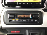 オートエアコン装備の車両となっておりますので自動で温度調節機能付きです★左右独立になっておりますので運転席と助手席で温度の変更も可能です!