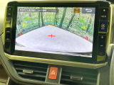 【バックカメラ】駐車時に後方がリアルタイム映像で確認できます。大型商業施設や立体駐車場での駐車時や、夜間のバック時に大活躍!運転スキルに関わらず、今や必須となった装備のひとつです!