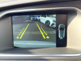 【パークアシスト・カメラ】駐車時に後方がリアルタイム映像で確認できます。大型商業施設や立体駐車場での駐車時や、夜間のバック時に大活躍!運転スキルに関わらず、今や必須となった装備のひとつです!