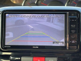 【バックカメラ】駐車時に後方がリアルタイム映像で確認できます。大型商業施設や立体駐車場での駐車時や、夜間のバック時に大活躍!運転スキルに関わらず、今や必須となった装備のひとつです!