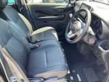運転席も広々、ドライブも楽しめますね♪実際お座りいただくのが、分かりやすいと思います。お気軽にご来店ください!