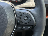 【レーダークルーズコントロール】先行車が停止した時は自車も停止して停止状態を保持、先行車が発進した時はドライバー操作により発進し、追従走行を再開します。