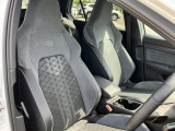 この度は数ある中から弊社認定中古車をご覧いただき誠にありがとうございます。スペースの都合上、店舗で展示していない場合がございますの事前にお問い合わせくださいませ。