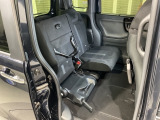 後席をはね上げれば、「もうひとつの荷室」が生まれます。