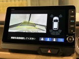 リバースギアに入れるだけで後方の表示へ切り替わります。夜間や雨の日の駐車も楽になりますよ。