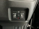 【両側パワースライドドア】両側がパワースライドドアになっており、運転席のスイッチやスマートキーでも開閉が可能です!開口部も広いので乗り降りも楽々♪