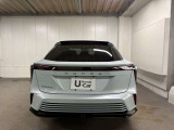 一文字に光るテールランプとホンダのエンブレムが特徴的なお車となっております。