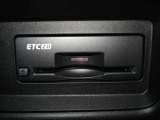 ETC2.0装備♪従来のETCの高速利用料金の収受だけではなく、渋滞回避や安全運転支援といったドライバーに有益な情報を提供してくれます♪