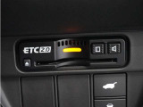 ◆ETC2.0◆進化したドライブ体験。料金収受システムだけだったETCが生まれ変わって、高速道路を賢く使うETC2.0に進化しました。多彩な情報サービスが便利で快適なドライブ体験を提供します。