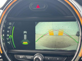 ●バックカメラ:不安な駐車もこれで安心!レーンアシスト付きなので狭い箇所での駐車もラクラクです!