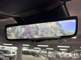 【デジタルインナーミラー】後席の大きな荷物や同乗者で後方が確認しづらい時でも安心!カメラが撮影した車両後方の映像をルームミラー内に表示。クリアな視界で状況の確認が可能です!