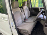 運転席シート廻りは使用感も少なく、良好な状態となっています。丁寧に使われていたことがよくわかりますね。
