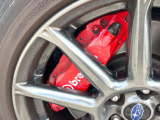 【ブレンボ製キャリパー】ハイパワー車両には強力なブレーキが必須!世界のスーパーカーにも採用されるイタリアの高級メーカー「ブレンボ」を装着!色鮮やかなキャリパーがスポーティな印象を引き立てます♪