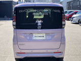 プライバシ-ガラスが装備されています。外を見るときは気にならずに、後方車両から車内が見えにくい設計です。