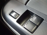 ビジネスカーでも快適装備は外せません。運転席&助手席はパワーウインドウです。(挟み込み防止機能付き)。