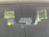 【トヨタセーフティセンス】走行中に前方の車両等を認識し、衝突しそうな時は警報とブレーキで衝突回避と被害軽減をアシスト。より安全にドライブをお楽しみいただけます。